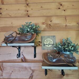 Frye Kayla Brown Leather TStrap Studded Thong Sandals Boho Designer Shoe Sz 10 B